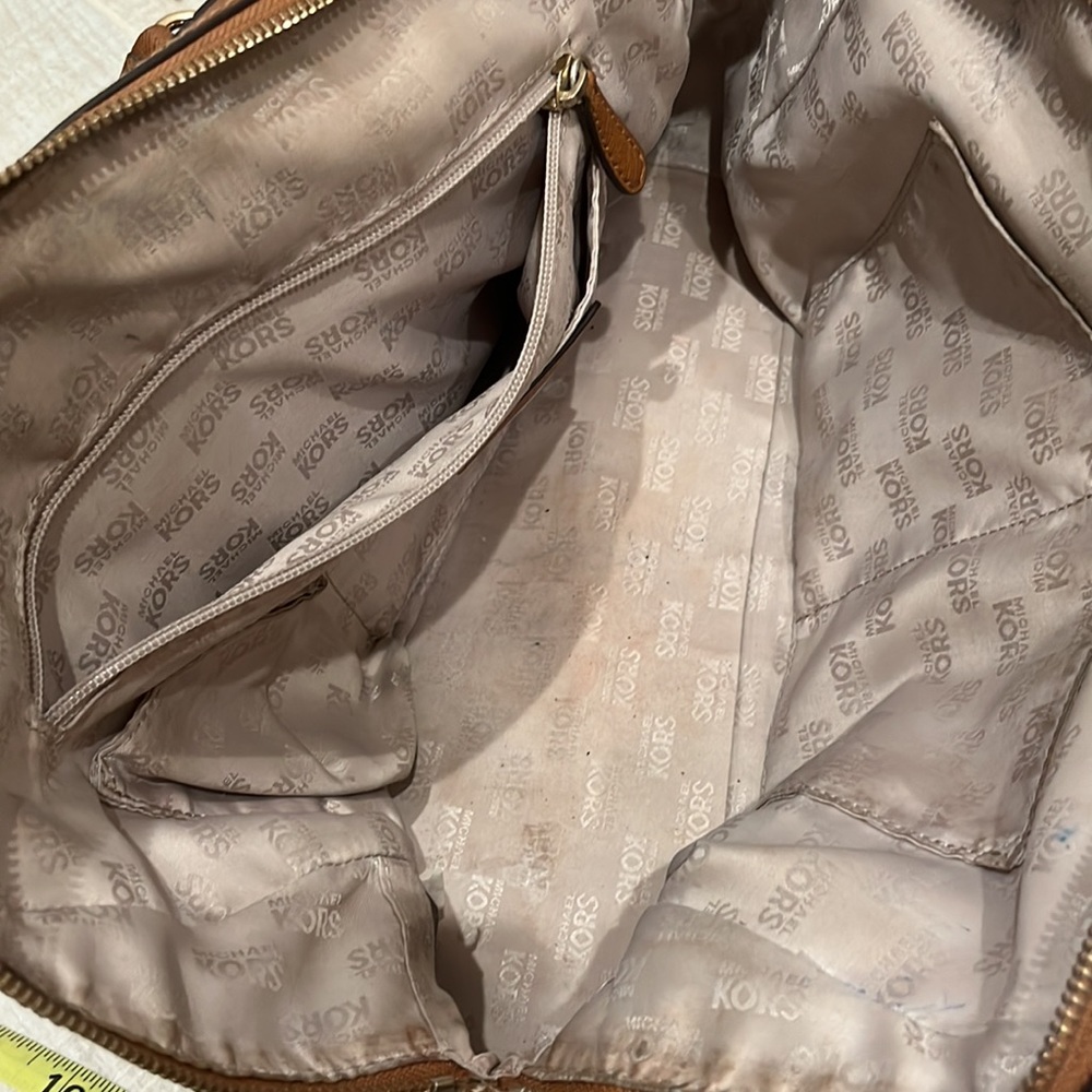 Beautiful tan Michael Kors bag - Picture 7 of 15
